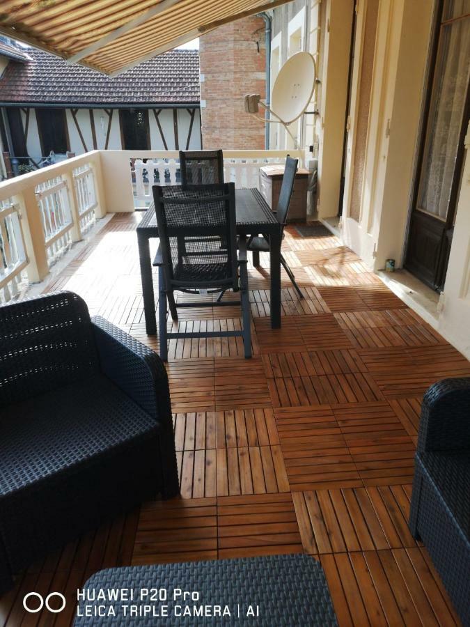 La Garde Chambres D'Hotes Charancieu Exterior photo